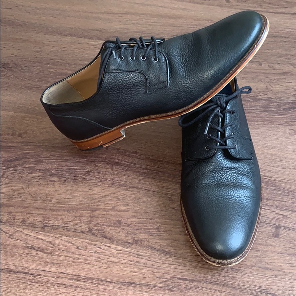 Men’s black dress shoes